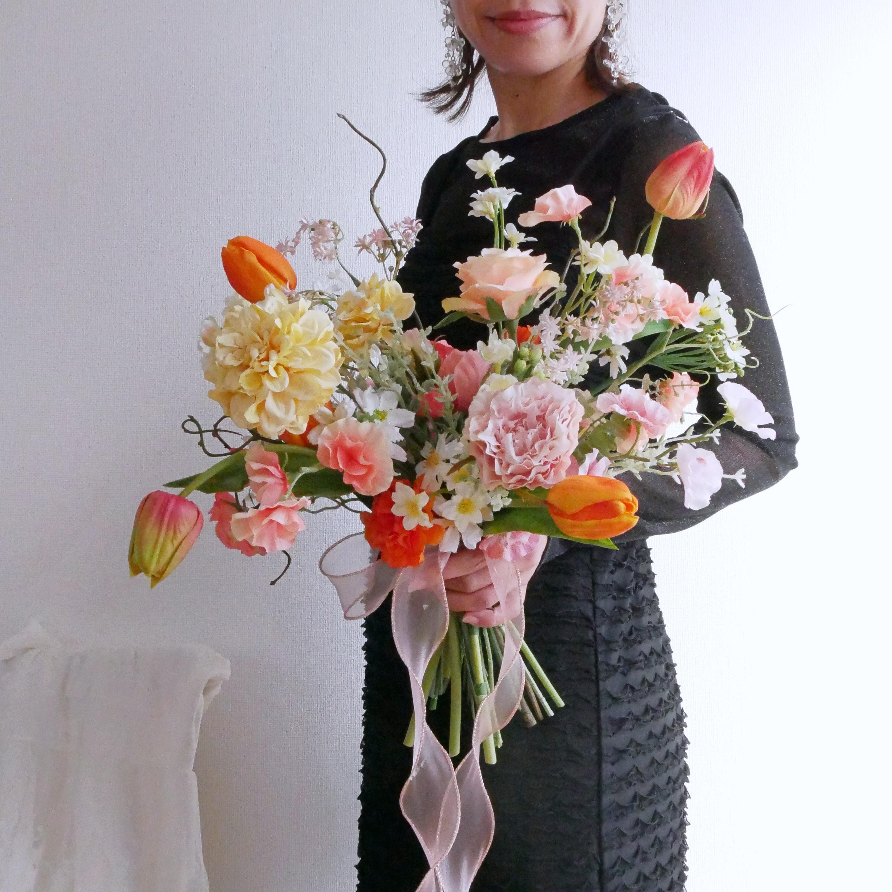 チューリップと枝の和装ブーケ　オレンジ×くすみピンク　造花ブーケ