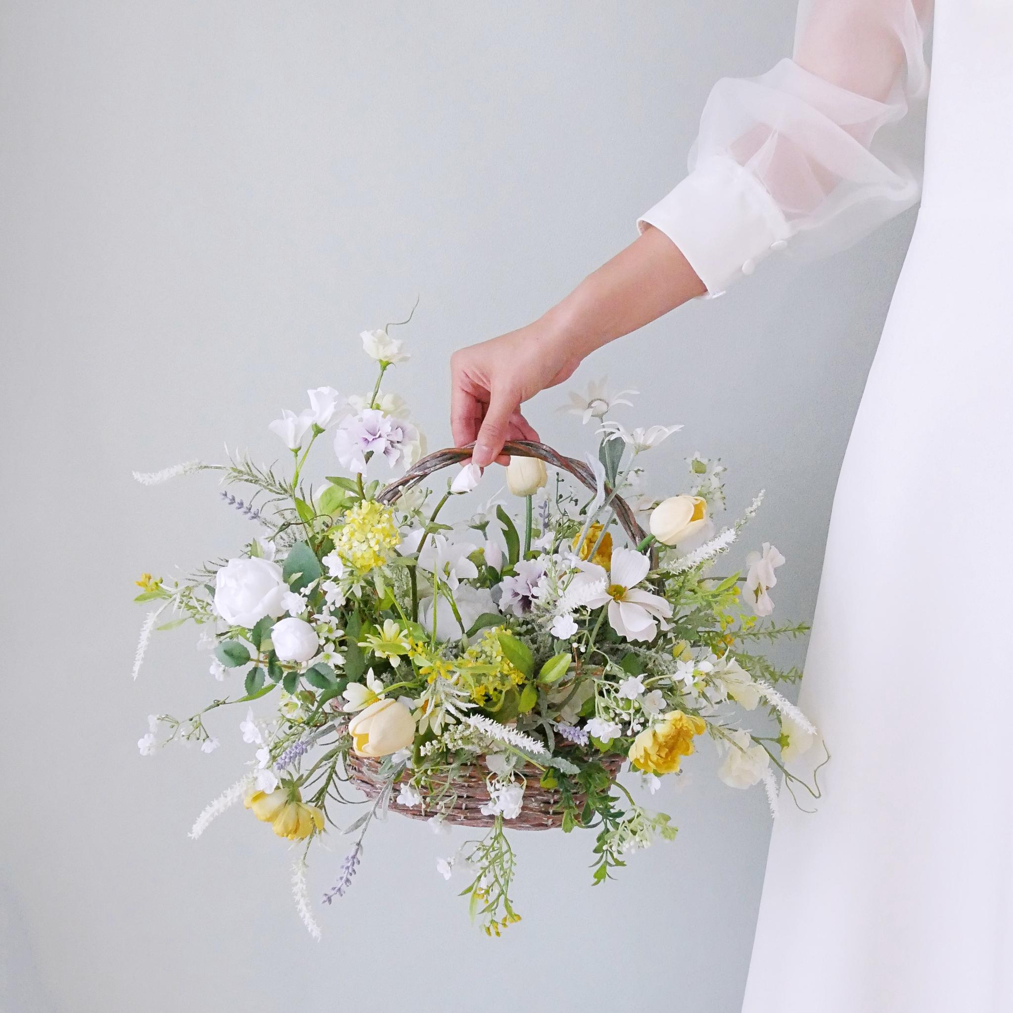 ナチュラルなバスケットブーケ｜イエロー×ホワイト｜造花ウェディングブーケ ｜前撮り・ディズニー婚