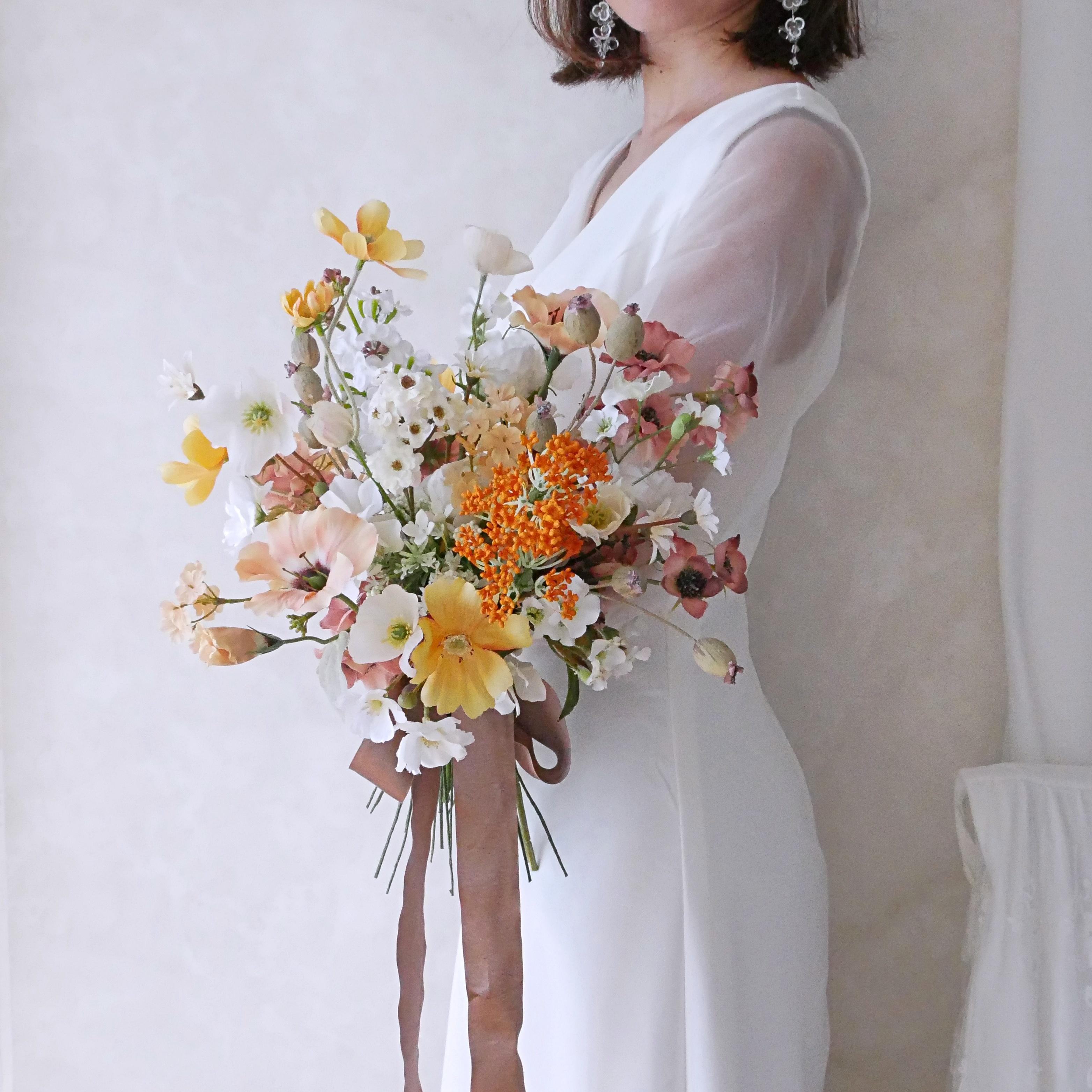 金木犀とコスモスのくすみオレンジブーケ｜造花ウェディングブーケ｜秋婚・和装OK｜ふんわりナチュラル1枚目の画像